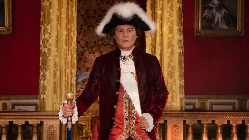 johnny depp posing as king louis xv in madame du barry