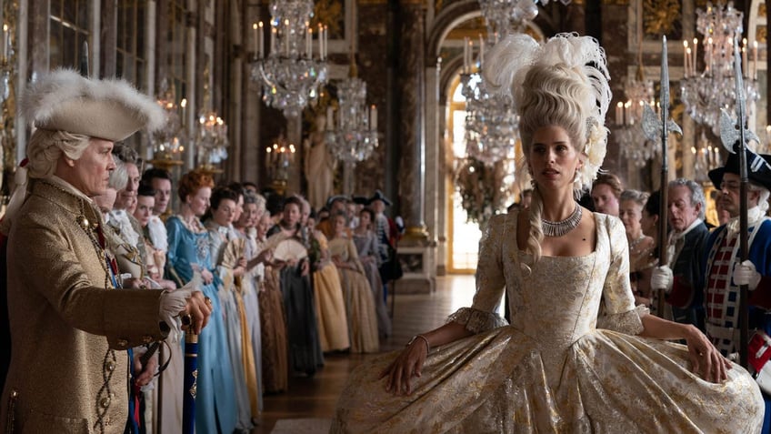 maiwenn as jeanne du barry walking into french court