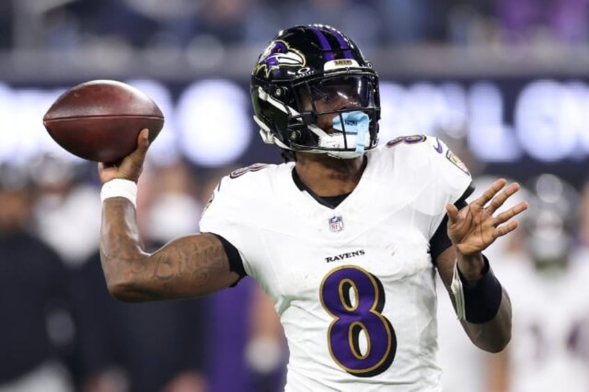 Lamar Jackson threw for two touchdowns and ran for another to spark the Baltimore Ravens o