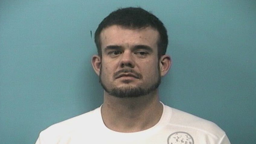 joran van der sloot has confessed to killing natalee holloway