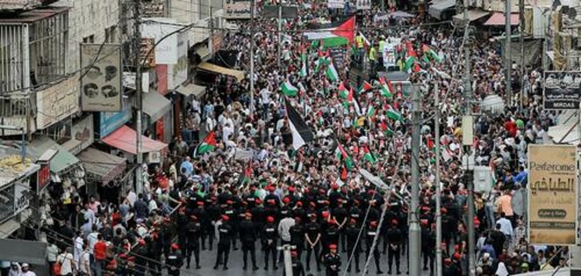 jordan believes hamas behind huge gaza protests which seek to sever ties with israel