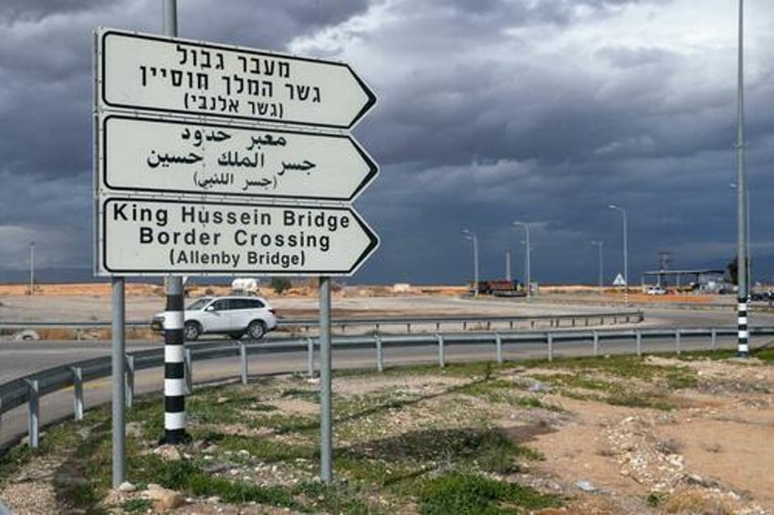 jordanian national guns down three israelis at popular border crossing