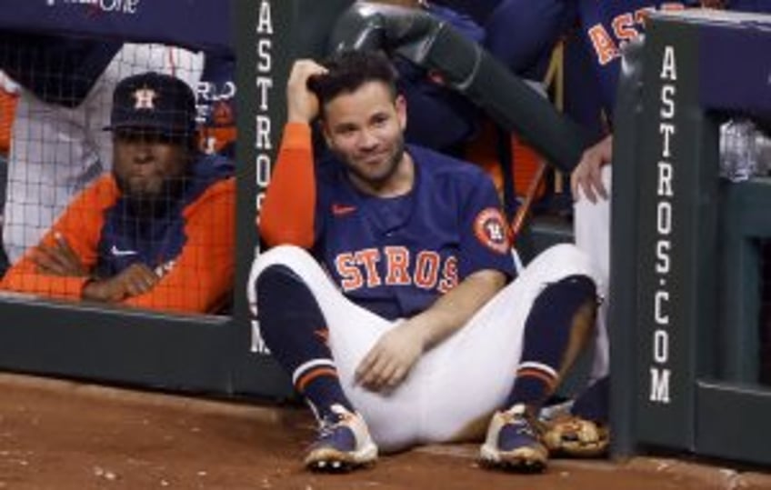 Jose Altuve leads through position flexibility, hopes to finish career with Houston Astros