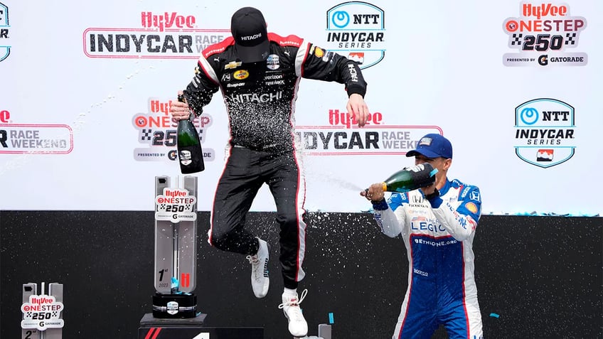 josef newgarden completes indycar series weekend sweep with wins at iowa speedway