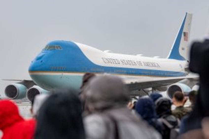 Journalist hands over Air Force One pillowcase in discreet rendezvous