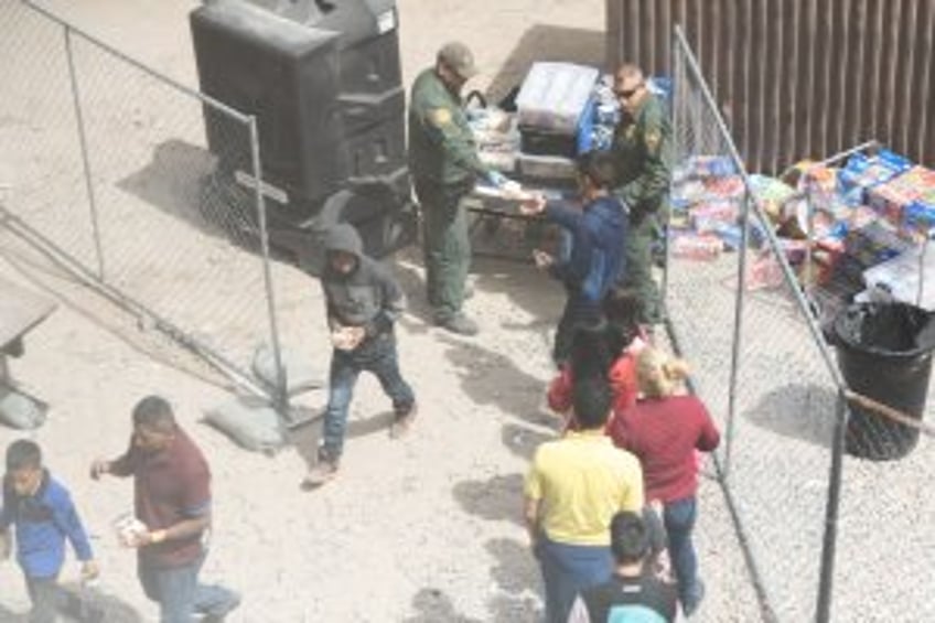 Judge orders DHS to house migrant children while they await processing