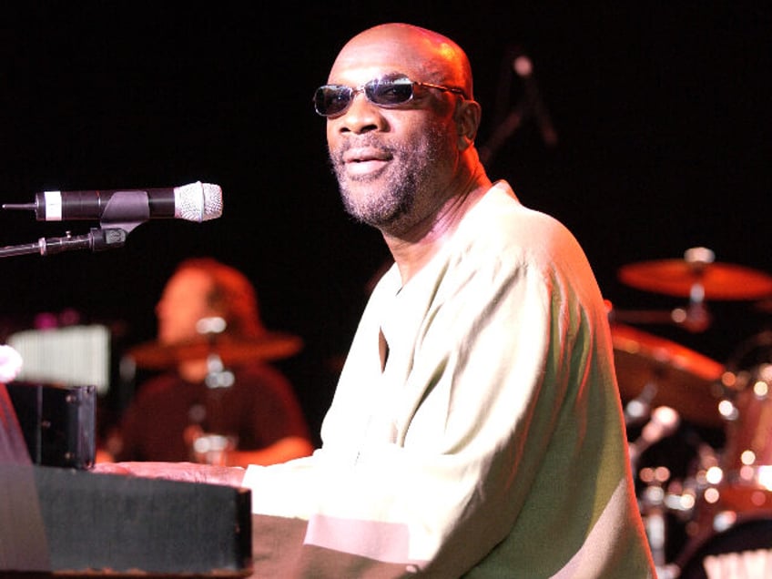 CONCORD CA - AUGUST 1: Isaac Hayes performs at the Chronicle Pavilion on August 1, 2004 in