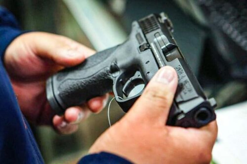 judge rules illinois public transit firearms carry ban unconstitutional