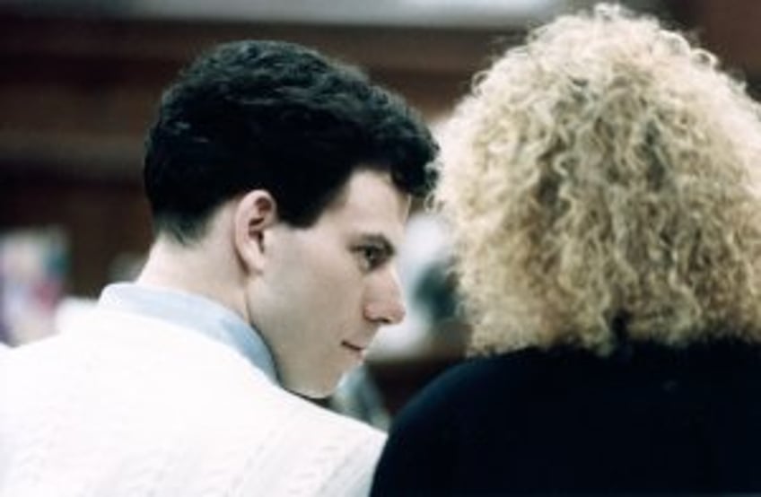 Judge sets Menendez brothers' resentencing hearing for next week