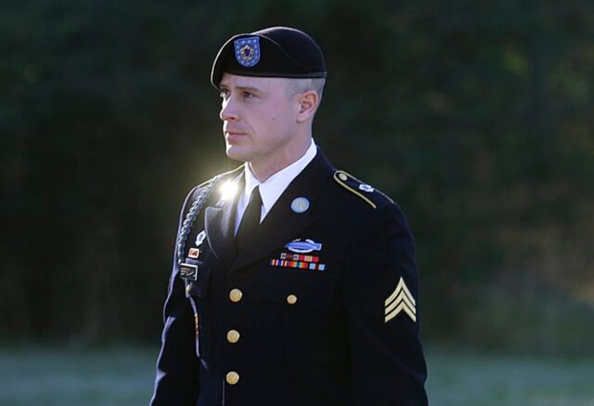 judge vacates desertion conviction for former us soldier captured in afghanistan