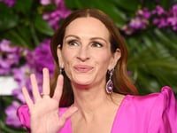 Julia Roberts Seems to Admit Biden, Harris Have Ruined America During Oprah Event