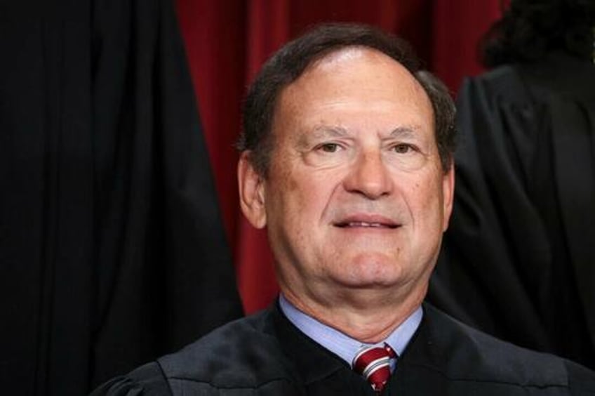 justice alito dissent says majority shirks duty in free speech case