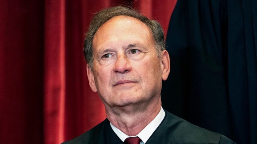 justice alito says no provision in constitution allows congress to regulate supreme court