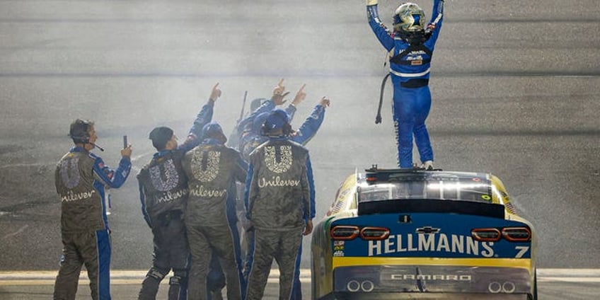 justin allgaier edges sheldon creed by 0005 seconds to win xfinity series race at daytona