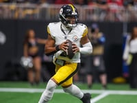 Justin Fields offers candid response when asked to compare Steelers coaching to Bears: 'It's not close'