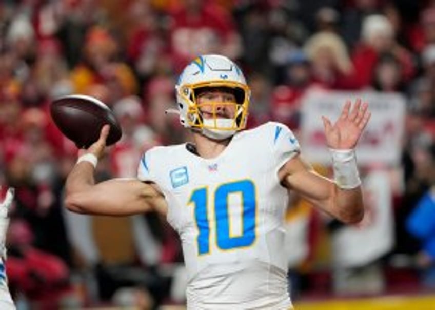 Justin Herbert, Los Angeles Chargers rally past Denver Broncos