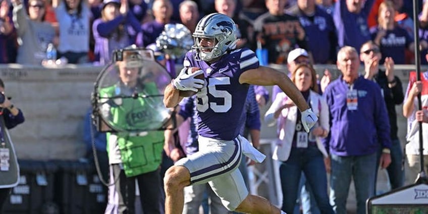 kade warner makes nfl debut in same stadium dad kurt warner played super bowl you cant make this stuff up