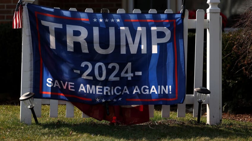 Trump 2024 yard sign