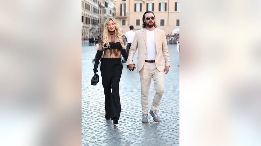 A photo of Kate Hudson and Danny Fujikawa