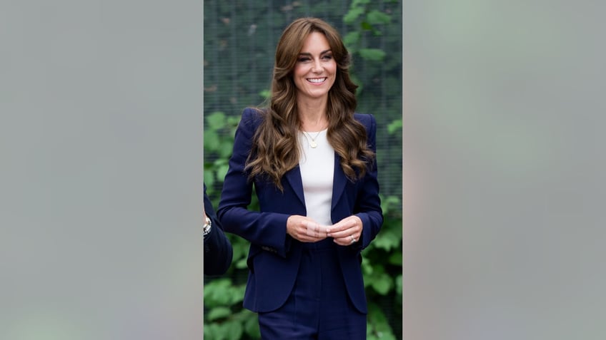 kate middleton injured after jumping on trampoline with her kids