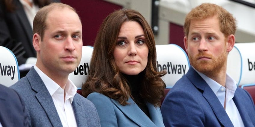 kate middleton isnt making late night calls to prince harry experts say shes thrown up her hands