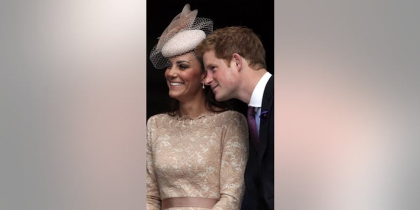 kate middleton isnt making late night calls to prince harry experts say shes thrown up her hands