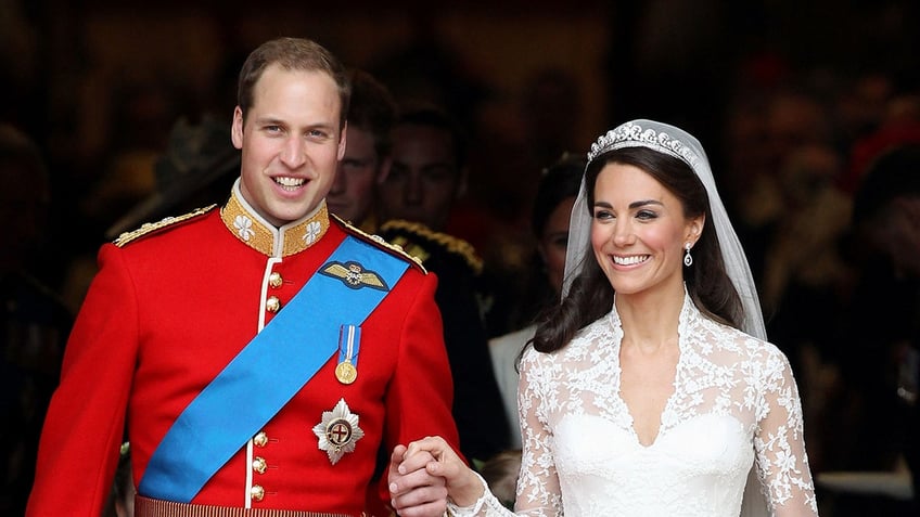 kate middleton won over queen elizabeth despite camillas initial disapproval expert claims