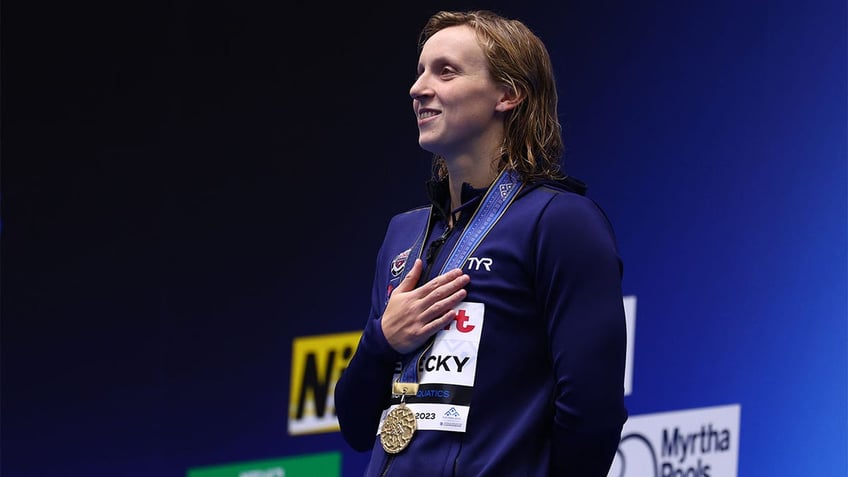 katie ledecky breaks michael phelps record at worlds with gold medal in 800 meter freestyle