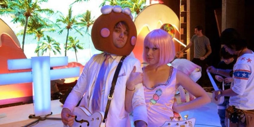 katy perrys backup singer turned down pop music career to serve god