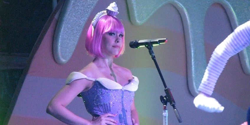 katy perrys backup singer turned down pop music career to serve god