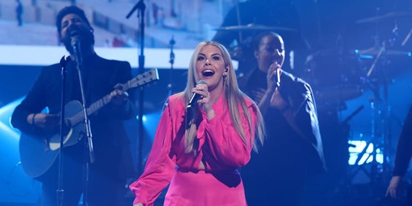 katy perrys backup singer turned down pop music career to serve god