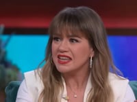 Kelly Clarkson: Pro-Life Laws ‘Literally Kill’ Women — ‘Insane’ Not to Abort Children Conceived in Rape