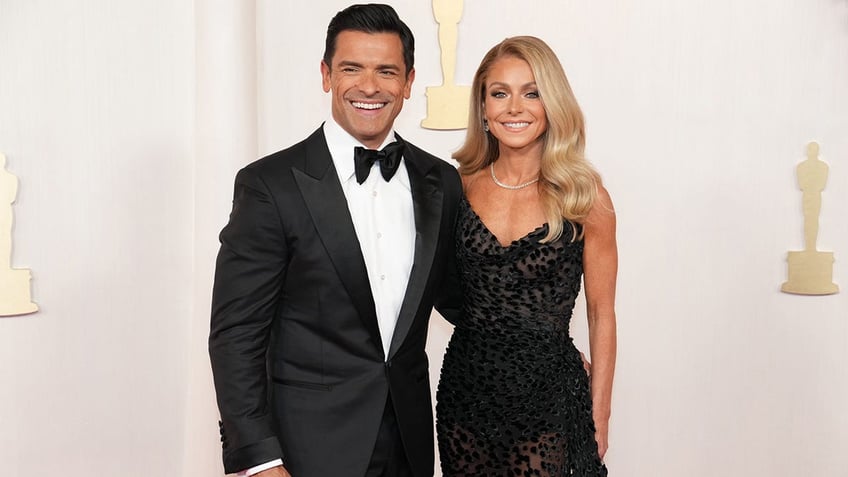 Mark Consuelos and Kelly Ripa