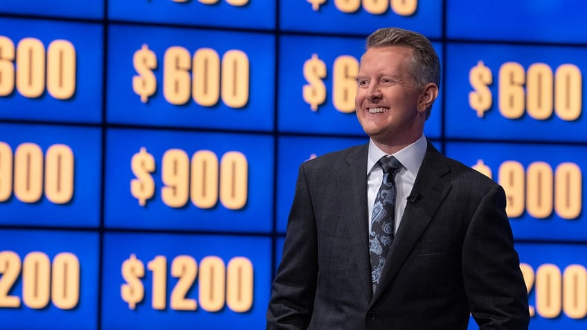 ken jennings makes a jeopardy first after unique contestant request