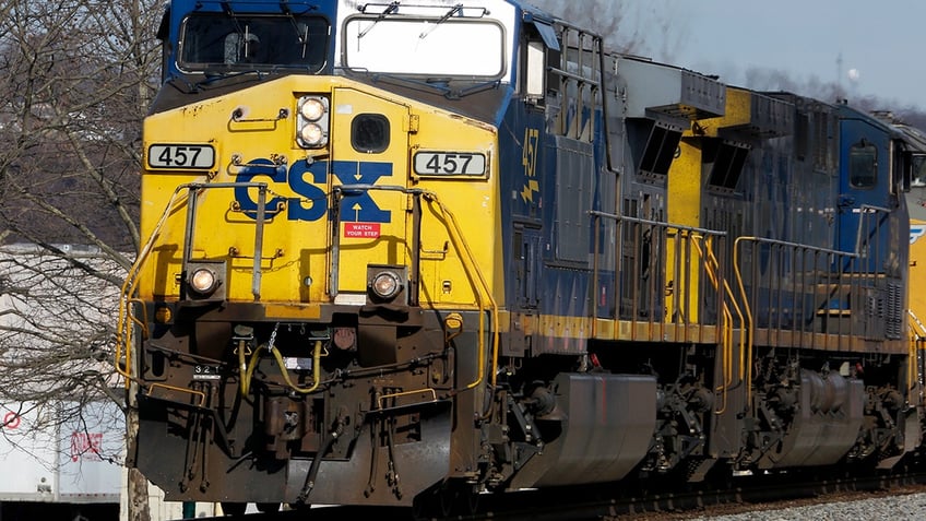 kentucky train derailment caused by failed wheel bearing company says