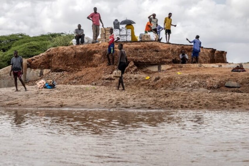 kenyas ruto pledges action to tackle deadly flood emergency