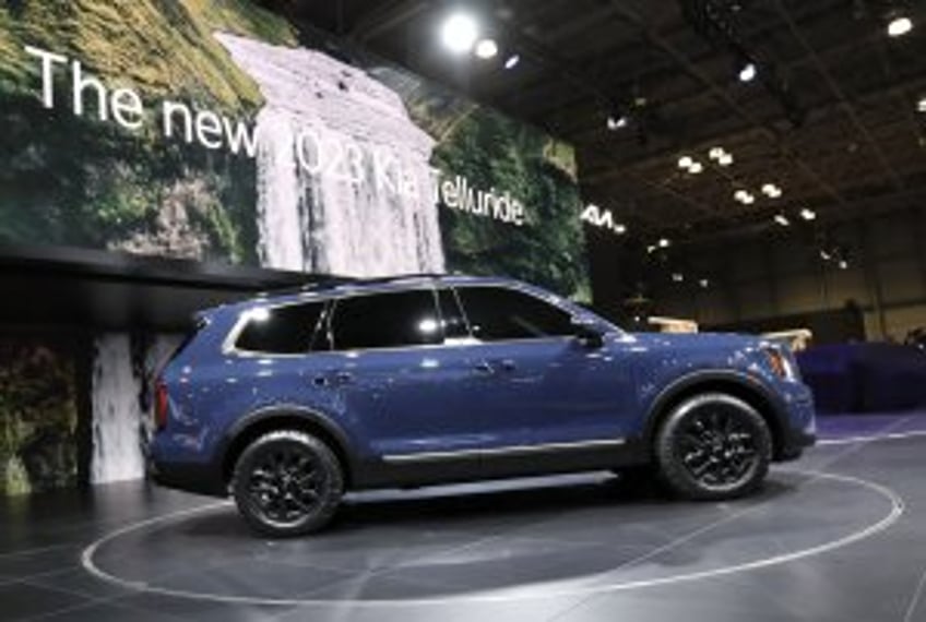 Kia recalling 427,000 Telluride SUVs over parking safety concerns