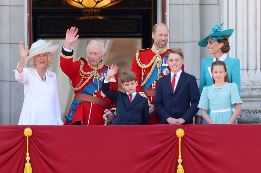 LONDON, ENGLAND - JUNE 14: Queen Camilla, King Charles III, Prince Louis of Wales, Prince William, Prince of Wales, Prince George of Wales, Catherine, Princess of Wales and Princess Charlotte of Wales wave from the balcony at Buckingham Palace during Trooping The Colour 2025 on June 14, 2025 in London, England. Trooping The Colour is a ceremonial parade celebrating the official birthday of the British Monarch. The event features over 1,400 soldiers and officers, accompanied by 200 horses. More than 400 musicians from ten different bands and Corps of Drums march while performing. (Photo by Chris Jackson/Getty Images)