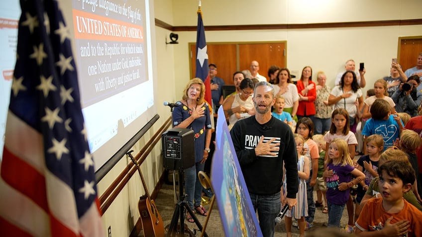 kirk cameron helps launch nationwide school program to provide childrens books without pornography