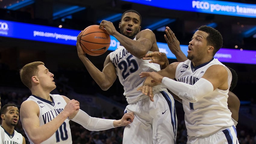 Mikal Bridges gets rebound