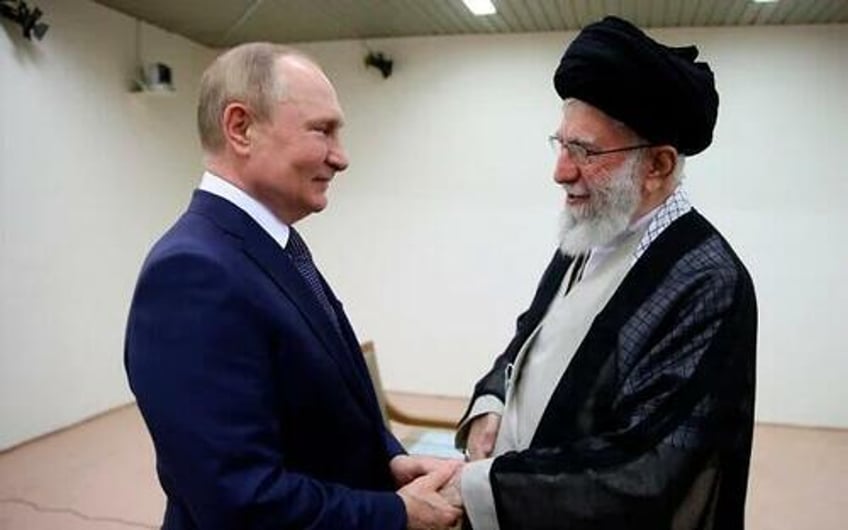 kremlin warns against us intervention in iran tells israeli leaders come to your senses