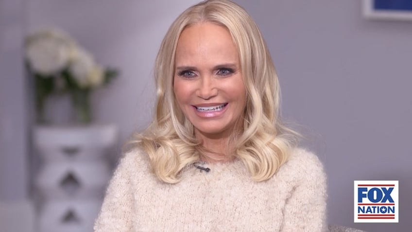 kristin chenoweth mourns death of biological mother the ten plus years i knew her were magic