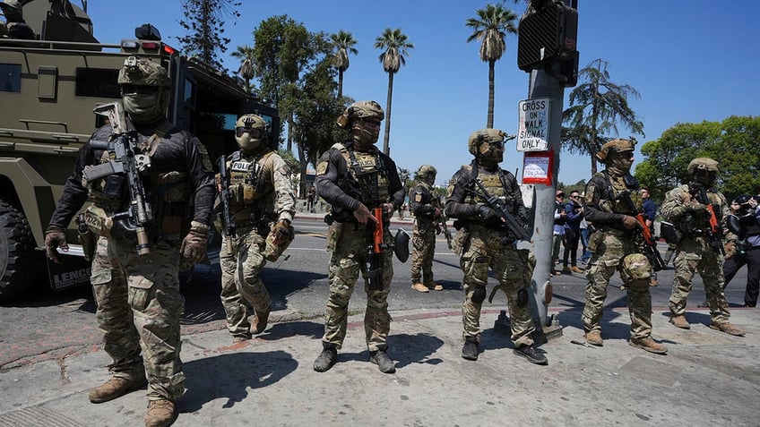 Federal agents in Los Angeles