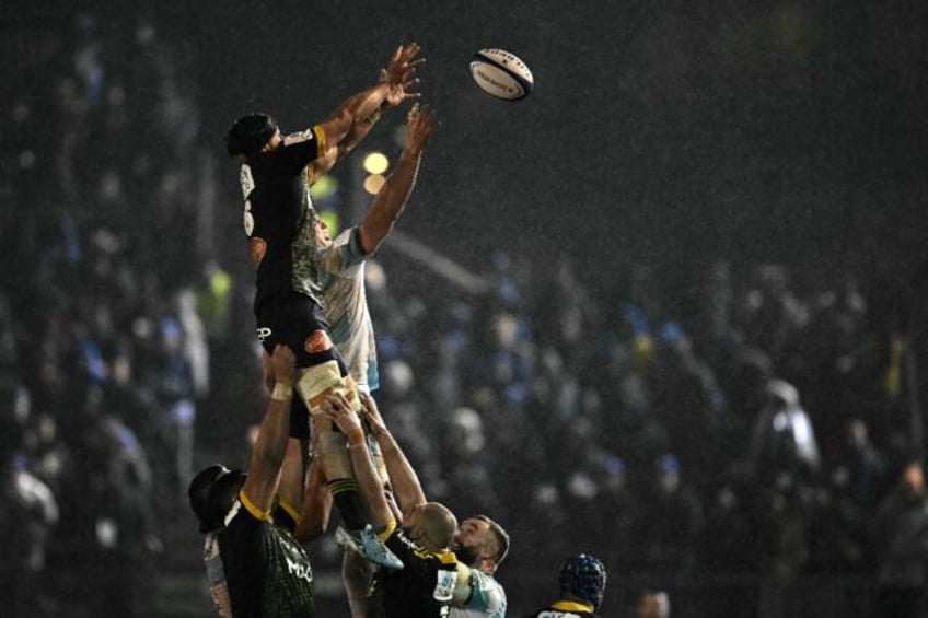 La Rochelle's Oscar Jegou (top left) leaping against Bath's Ted Hill at a lineout