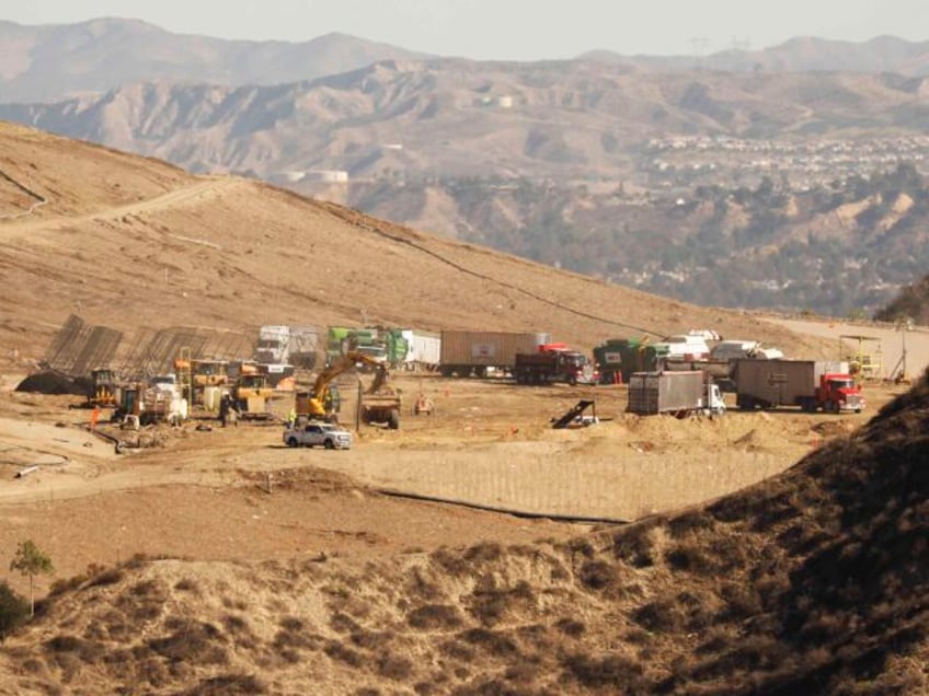 Chiquita Canyon landfill (Los Angeles Times via Getty)