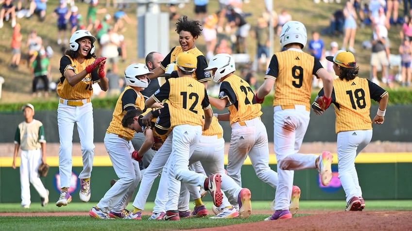 Lake Mary Little League celebrates win