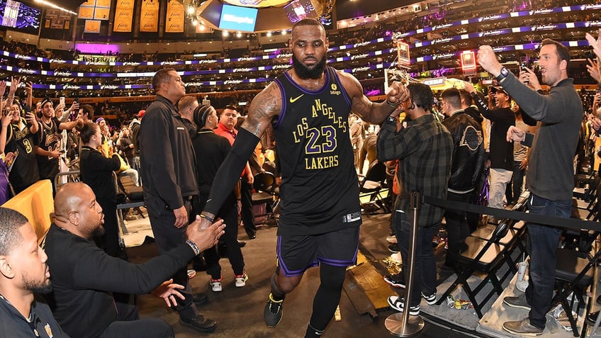 lakers black alternate uniforms nixed for in season tournament game due to potential clash with court report