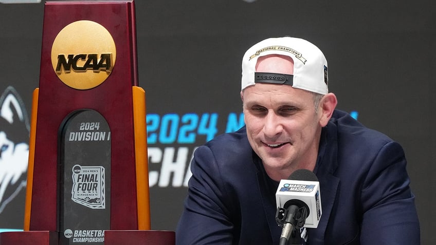 Dan Hurley talks to reporters