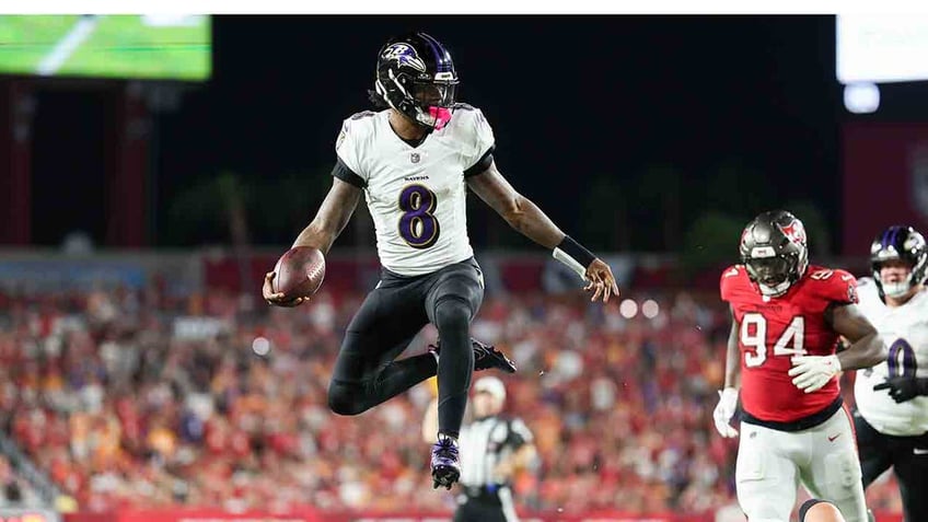 Lamar Jackson jumps