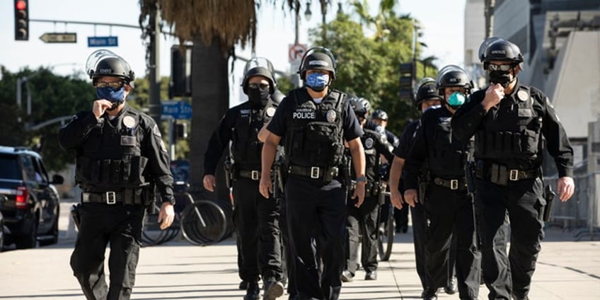 lapd dwindles to smallest force since 1990s due to anti police rhetoric police union says